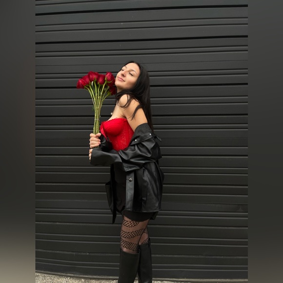 Meet your Posher, Liz - Picture 4 of 6